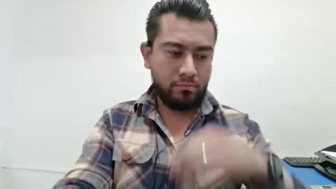 Snapshot of oskregal chatting on February 10, 2:48 am oskregal online show from February 10, 2:48 am