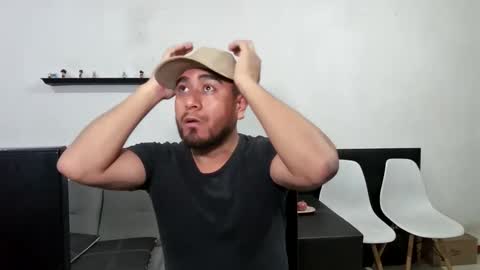 Snapshot of oskregal chatting on February 18, 2:40 am oskregal online show from February 18, 2:40 am