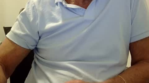 Snapshot of ossibottom chatting on May 10, 6:57 pm Ossi online show from May 10, 6:57 pm