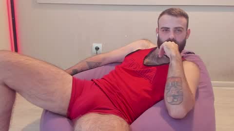 Snapshot of otishairy chatting on May 26, 5:31 pm Otis online show from May 26, 5:31 pm