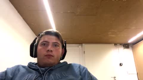 outflayd online show from November 5, 10:15 am