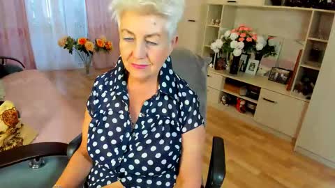 Snapshot of over50games chatting on February 26, 1:21 pm Alla online show from February 26, 1:21 pm