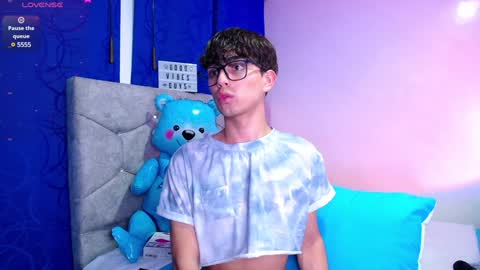 Owen  Independent model  online show from December 27, 8:13 am