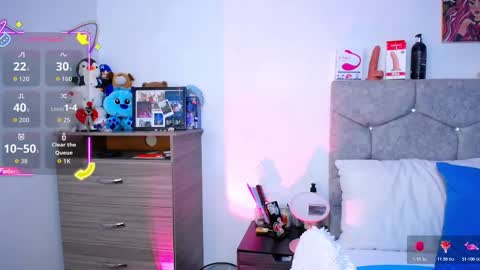 Owen  Independent model  online show from November 13, 6:45 am