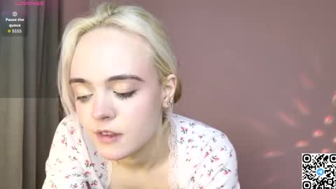 Oxcy online show from April 30, 5:36 am