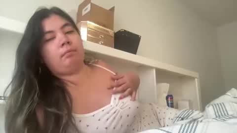 Snapshot of oxovickyoxo chatting on October 23, 12:04 pm oxovickyoxo online show from October 23, 12:04 pm