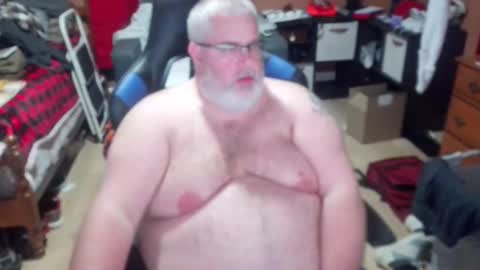 Snapshot of oxstorm chatting on December 10, 2:59 am Oxstorm online show from December 10, 2:59 am