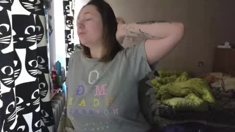 Snapshot of ozalin chatting on February 25, 10:03 am ozalin online show from February 25, 10:03 am