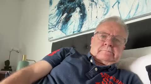 ozhairybearxxxx online show from December 8, 2:49 am