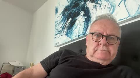 ozhairybearxxxx online show from March 23, 12:58 am