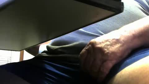 ozzienuts21153 online show from February 24, 8:45 am