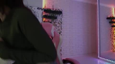 Alice online show from December 5, 11:29 pm