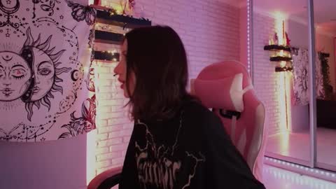 Alice online show from December 27, 6:10 pm