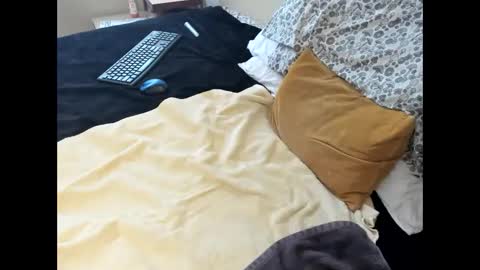 Snapshot of p_guin12345 chatting on February 22, 4:05 pm p guin12345 online show from February 22, 4:05 pm