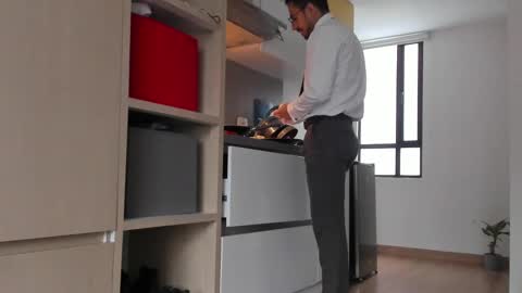 Snapshot of pablo_rincon95 chatting on February 12, 1:59 pm pablo rincon95 online show from February 12, 1:59 pm