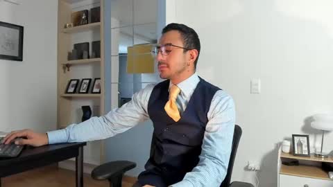 Snapshot of pablo_rincon95 chatting on May 23, 2:43 pm pablo rincon95 online show from May 23, 2:43 pm