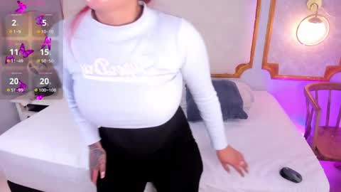 PaIIgePeach online show from April 2, 5:43 pm