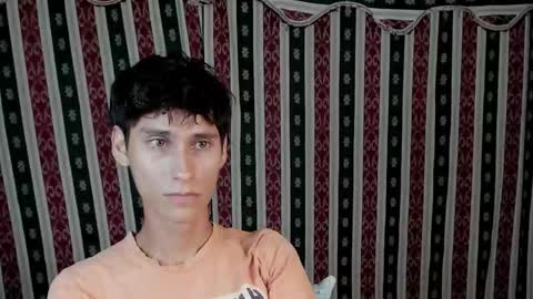 Snapshot of paimon_goetia chatting on November 12, 2:23 am Alexander Grigori online show from November 12, 2:23 am