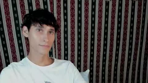 Snapshot of paimon_goetia chatting on November 13, 1:37 am Alexander Grigori online show from November 13, 1:37 am