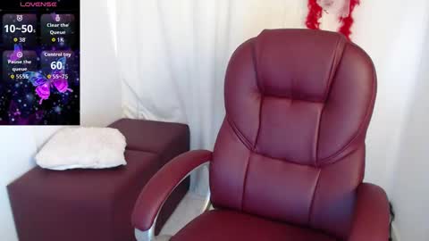 Snapshot of paiper_halliwey chatting on January 18, 3:38 pm paiper online show from January 18, 3:38 pm