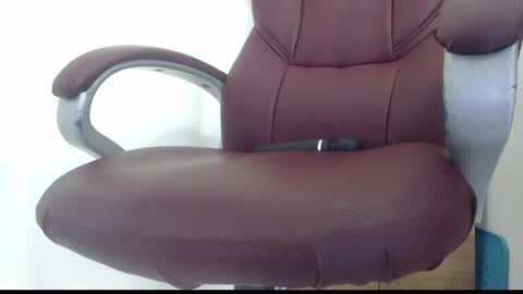 Snapshot of paiper_halliwey chatting on March 28, 5:12 pm paiper online show from March 28, 5:12 pm