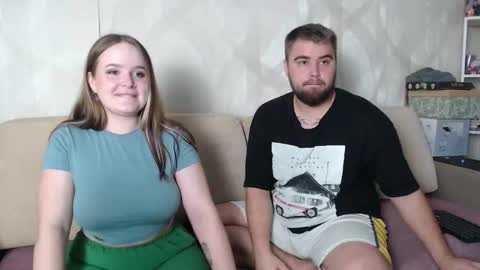 Snapshot of pair_of_gods chatting on October 5, 2:43 am Lizzi  Igor online show from October 5, 2:43 am