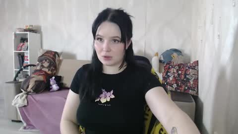 Lizzi  Igor online show from May 17, 3:41 pm