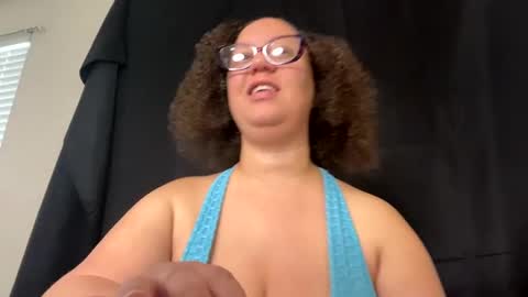 Snapshot of paisleehaze chatting on December 16, 4:16 pm Paislee Haze online show from December 16, 4:16 pm