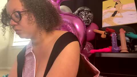 Snapshot of paisleehaze chatting on December 19, 4:35 pm Paislee Haze online show from December 19, 4:35 pm