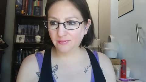 Snapshot of pajamasmilf chatting on April 3, 8:40 pm pajamasmilf online show from April 3, 8:40 pm