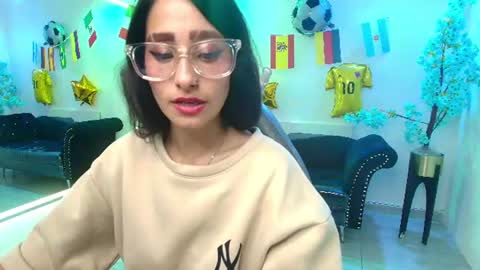 Snapshot of palmer__foxx chatting on June 27, 12:33 pm Palmer online show from June 27, 12:33 pm