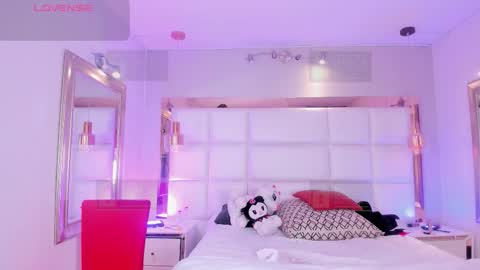 Snapshot of palmer_foster chatting on February 17, 9:21 pm Palmer online show from February 17, 9:21 pm