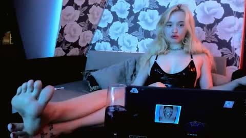 palmer_haze online show from November 12, 6:08 pm