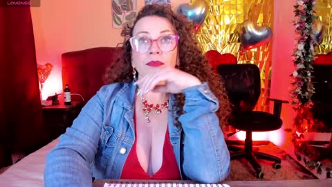 Snapshot of pam_hills chatting on February 3, 6:07 pm You can call me Mommy Goddess Queen online show from February 3, 6:07 pm