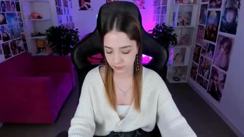 Snapshot of pambeeslyy chatting on March 3, 2:47 am Pam online show from March 3, 2:47 am