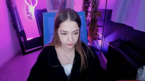 Snapshot of pambeeslyy chatting on March 8, 8:11 am Pam online show from March 8, 8:11 am