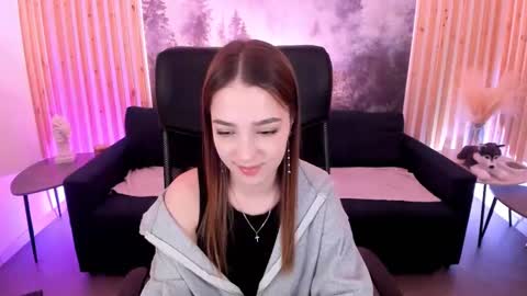 Snapshot of pambeeslyy chatting on March 9, 2:32 pm Pam online show from March 9, 2:32 pm