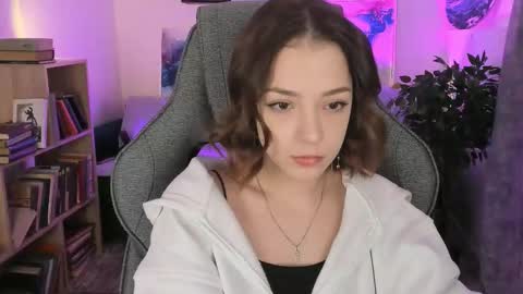 Snapshot of pambeeslyy chatting on January 9, 8:28 am Pam online show from January 9, 8:28 am