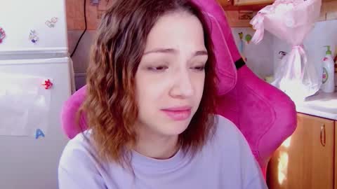 Snapshot of pambeeslyy chatting on February 19, 9:27 am Pam online show from February 19, 9:27 am