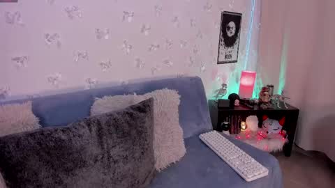 pamela online show from April 18, 7:01 am