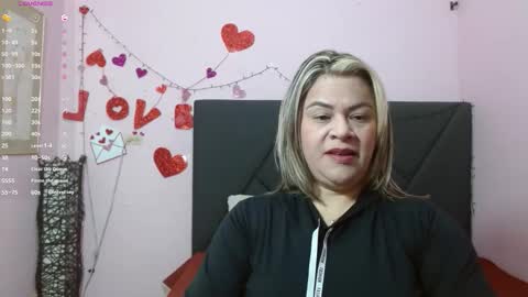 Snapshot of pamela_echeverria chatting on May 20, 11:05 am pamela_echeverria online show from May 20, 11:05 am