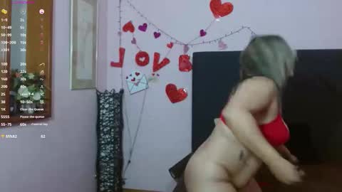 Snapshot of pamela_echeverria chatting on June 8, 12:27 pm pamela_echeverria online show from June 8, 12:27 pm