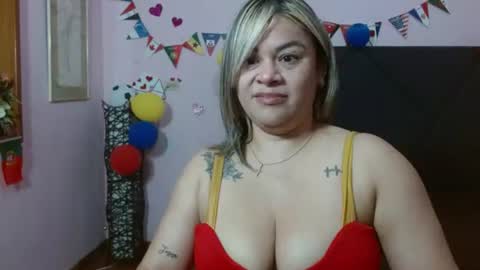 Snapshot of pamela_echeverria chatting on June 23, 11:19 am pamela_echeverria online show from June 23, 11:19 am