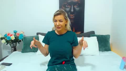 PAMEL ISSY online show from January 5, 10:10 am