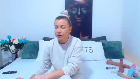 PAMEL ISSY online show from January 11, 6:56 am