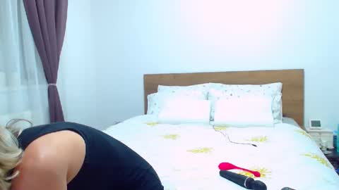 PAMEL ISSY online show from March 23, 7:12 am