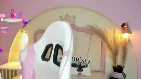 Princess Pamela  online show from April 23, 12:04 pm