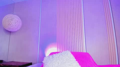 Pamela West online show from December 14, 7:40 pm