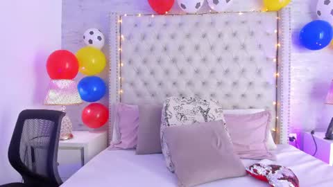 Snapshot of pamelamiler_ chatting on July 15, 12:43 pm TELL ME PAMELLA AND GIVE ME A GOOD GRADE ITS IMPORTANT online show from July 15, 12:43 pm