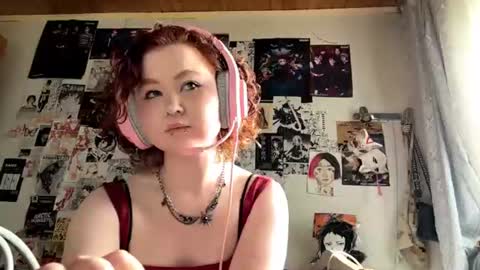 Snapshot of pamelianaputi chatting on June 17, 12:40 pm I am Lillary ntmu online show from June 17, 12:40 pm